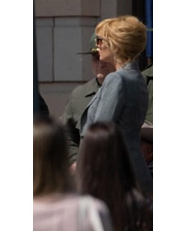 Yellowstone Season 5 Kelly Reilly Grey Blazer