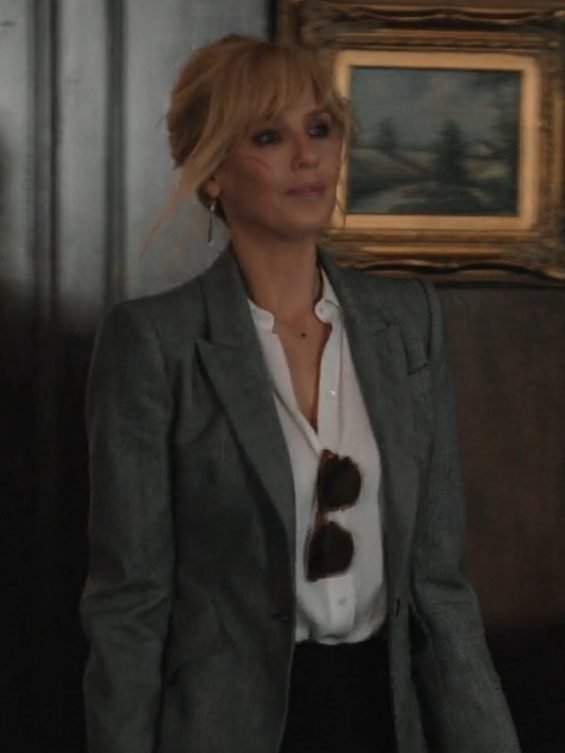 Yellowstone Season 5 Kelly Reilly Grey Blazer