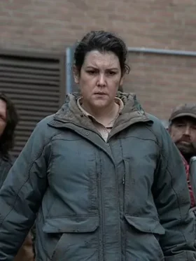 The great style of Melanie Lynskey Coat for a cold weather look.