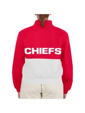 taylor-swift-chiefs-jacket