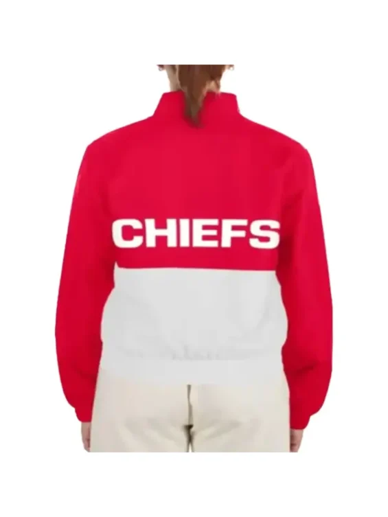 taylor-swift-chiefs-jacket