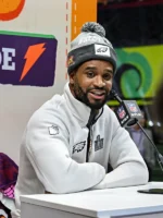 Super-Bowl-LIX-Opening-Night-Eagles-Tech-Fleece-Half-Zip-Jacket