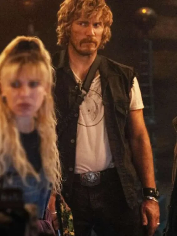 The-Electric-State-2025-Chris-Pratt-Black-Vest