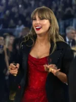 taylor-swift-grammy-awards-2025-black-blazer