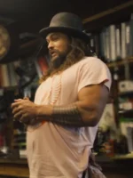 On the Roam 2024 Jason Momoa Pink T-shirt