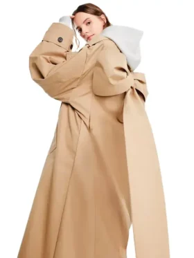 Modern beige trench coat for fall outfits