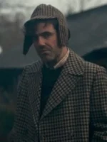 Freddy Horniman The Gentlemen houndstooth coat featuring a matching deerstalker hat. The iconic The Gentlemen Netflix Daniel Ings long coat.