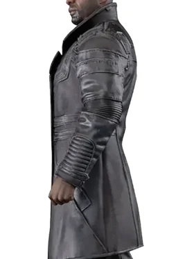 Close-up of Solomon Reed in his Cyberpunk 2077 Solomon Reed trench coat. The long black garment is his signature Solomon Reed spy coat Cyberpunk.
