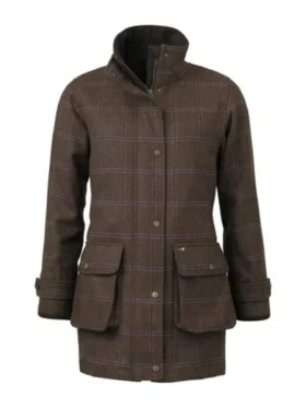 Front view of the Tammy Horniman The Gentlemen brown coat. This tweed style Tammy Horniman brown jacket The Gentlemen series features large pockets.