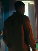 Back view of Theo James brown wardrobe shirt as Eddie Horniman, featuring a relaxed fit in The Gentlemen 2024 Eddie Horniman shirt.