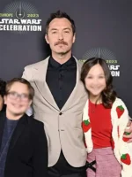 Jude Law Star Wars Skeleton Crew Jedi Event Night Beige Blazer