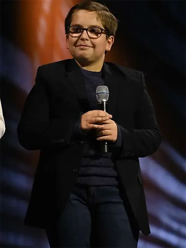 Star-Wars-Skeleton-Crew-2023-Robert-Timothy-Smith-Black-Blazer Robert Timothy Smith wearing a sleek black blazer from the Star Wars Skeleton Crew series.