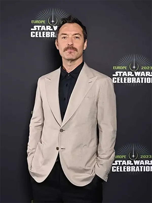 Star-Wars-Skeleton-Crew-2023-TV-Series-Jude-Law-Beige-Blazer Jude Law Star Wars Skeleton Crew Jedi Event Night Beige Blazer