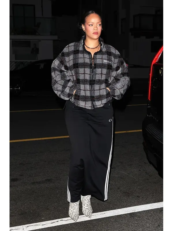 Celebrity Inspired Checked Teddy Fleece Jacket Worn by Rihanna Celebrity inspired checked teddy fleece jacket worn by Rihanna, designed for cozy street style with a modern zip-up finish.