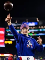 Drake Maye Patriots Retro Logo Hoodie in royal blue.