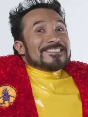 Luche J Red Vest closure detail