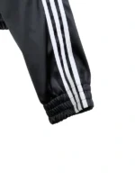 Modern heritage-style jacket with full sleeves and rib knitted cuffs.