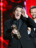 César Award 2026 Jim Carrey Black Suit Close-Up