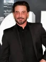 A stylish lifestyle look of the Scream VI Skeet Ulrich Black Blazer.