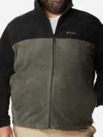 Black and grey Men's Steens Mountain Full Zip Fleece Jacket look.