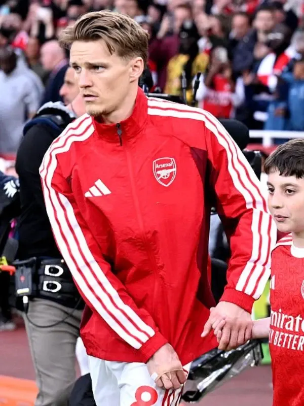 Arsenal FC 2627 Home Anthem Jacket front view showing collar, closure, and athletic jacket design