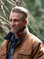 Tracker S03 Jerry Trimble Brown Jacket close up